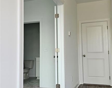 1118 Larkin Drive - Photo Thumbnail 4