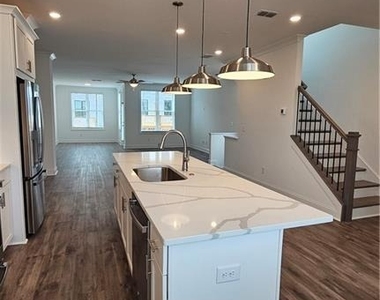 1118 Larkin Drive - Photo Thumbnail 16