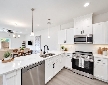 4011 King Street - Photo Thumbnail 2