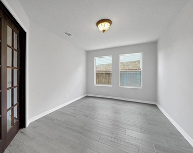 20826 Fox Swift Ct - Photo Thumbnail 6