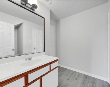 20826 Fox Swift Ct - Photo Thumbnail 2