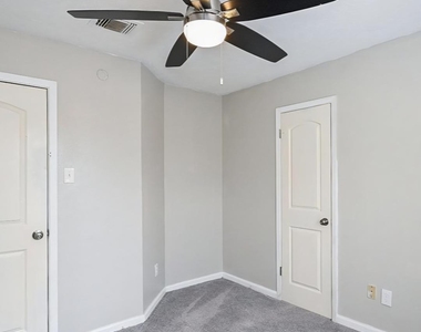 1114 Blue Diamond Drive - Photo Thumbnail 4
