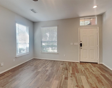 2918 Blue Dawn Drive - Photo Thumbnail 2