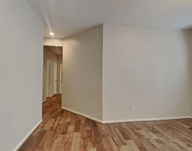 2918 Blue Dawn Drive - Photo Thumbnail 6