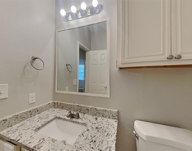 2918 Blue Dawn Drive - Photo Thumbnail 14