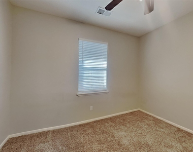 2918 Blue Dawn Drive - Photo Thumbnail 13