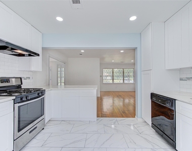 6919 Schiller Street - Photo Thumbnail 11