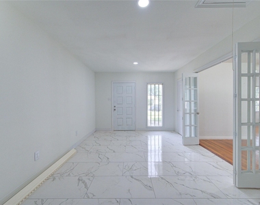 6919 Schiller Street - Photo Thumbnail 14