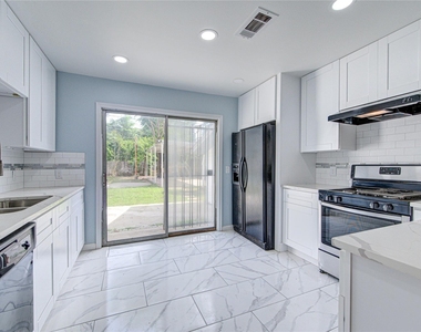 6919 Schiller Street - Photo Thumbnail 10