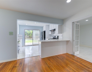 6919 Schiller Street - Photo Thumbnail 8