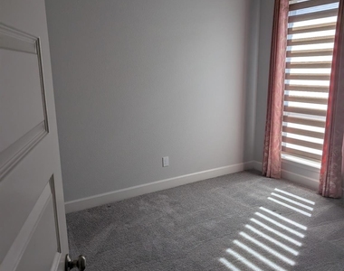 8767 Blue Coral Lane - Photo Thumbnail 16