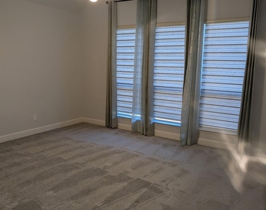 8767 Blue Coral Lane - Photo Thumbnail 13