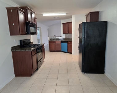 9434 Sapphire Creek Lane - Photo Thumbnail 3