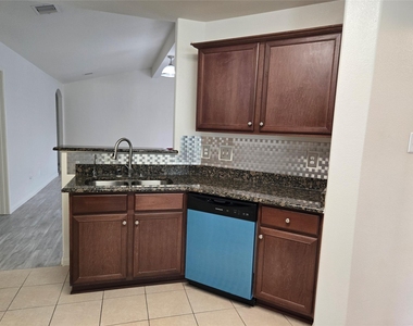 9434 Sapphire Creek Lane - Photo Thumbnail 5