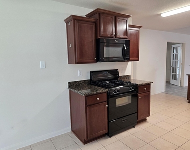 9434 Sapphire Creek Lane - Photo Thumbnail 4
