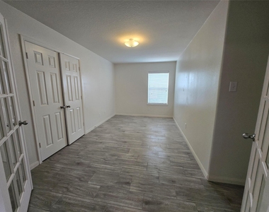 9434 Sapphire Creek Lane - Photo Thumbnail 9