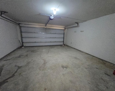 9434 Sapphire Creek Lane - Photo Thumbnail 8