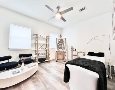 407 Vincent Street - Photo Thumbnail 1