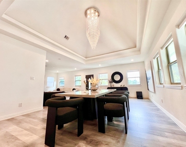 407 Vincent Street - Photo Thumbnail 4