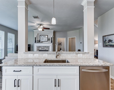 5222 Summerside Drive - Photo Thumbnail 44