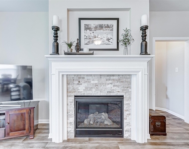 5222 Summerside Drive - Photo Thumbnail 1