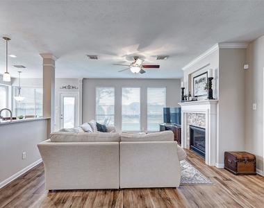 5222 Summerside Drive - Photo Thumbnail 5