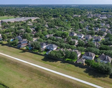 5222 Summerside Drive - Photo Thumbnail 31