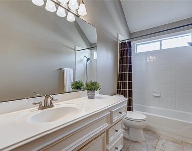 5222 Summerside Drive - Photo Thumbnail 14