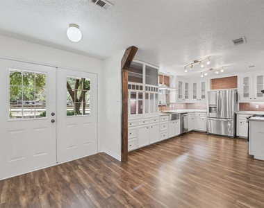 15276 Capitol Hill Road - Photo Thumbnail 12