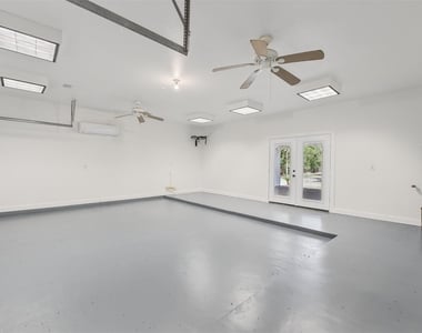 15276 Capitol Hill Road - Photo Thumbnail 9