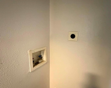 3028 Avenue M - Photo Thumbnail 7
