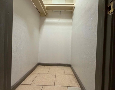 3028 Avenue M - Photo Thumbnail 4