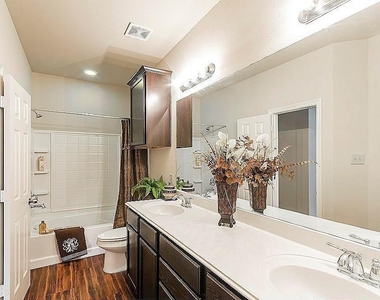 36 Woodland Hills Drive - Photo Thumbnail 10