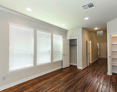 36 Woodland Hills Drive - Photo Thumbnail 6