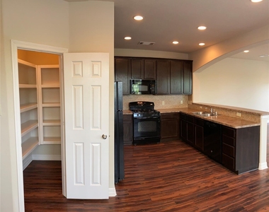 36 Woodland Hills Drive - Photo Thumbnail 4