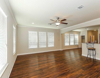 36 Woodland Hills Drive - Photo Thumbnail 3
