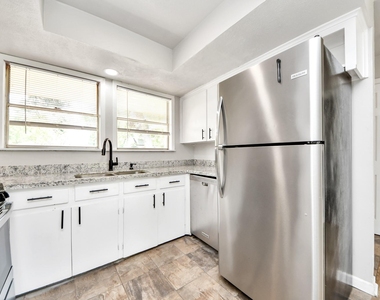 505 Jasmine Street - Photo Thumbnail 24