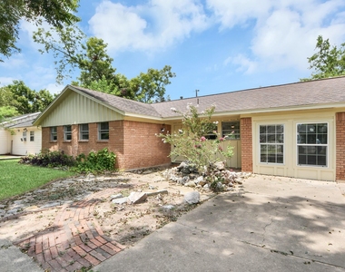 505 Jasmine Street - Photo Thumbnail 3