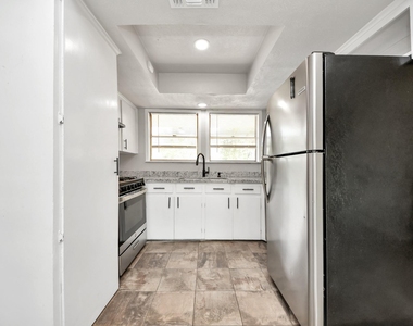 505 Jasmine Street - Photo Thumbnail 23