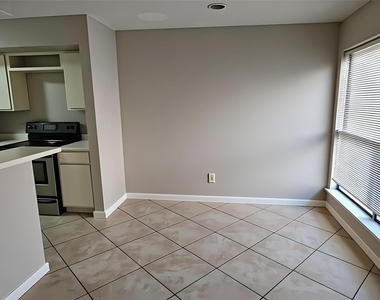 6633 W Airport Boulevard - Photo Thumbnail 4