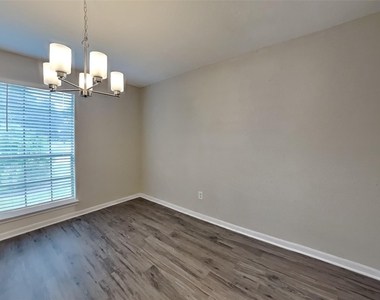 3126 Silver Springs Court - Photo Thumbnail 6