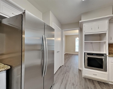 3126 Silver Springs Court - Photo Thumbnail 3