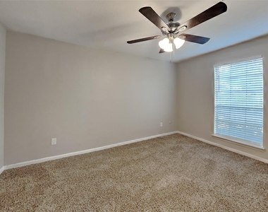 3126 Silver Springs Court - Photo Thumbnail 12