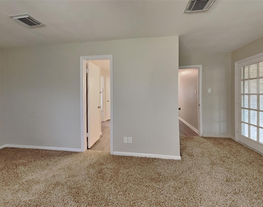 3126 Silver Springs Court - Photo Thumbnail 7