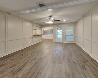 3126 Silver Springs Court - Photo Thumbnail 2