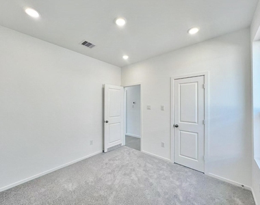6766 Sunset Velvet Drive - Photo Thumbnail 8