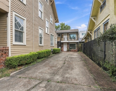 808 W Main Street - Photo Thumbnail 19