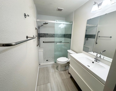 424 15th Street - Photo Thumbnail 6