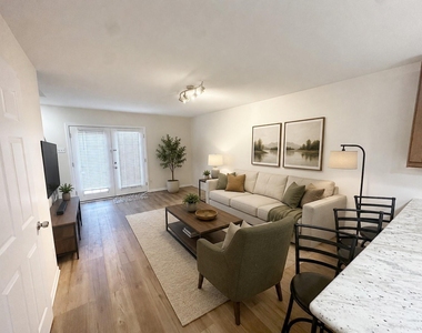 424 15th Street - Photo Thumbnail 2