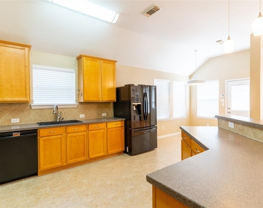 16123 Hitching Post Court - Photo Thumbnail 10